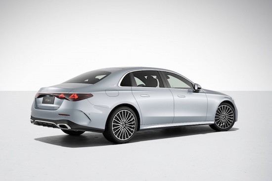 Since the sale of 475,000 yuan, four new models of Mercedes-Benz long-wheelbase E-Class sedan have been launched _fororder_image005