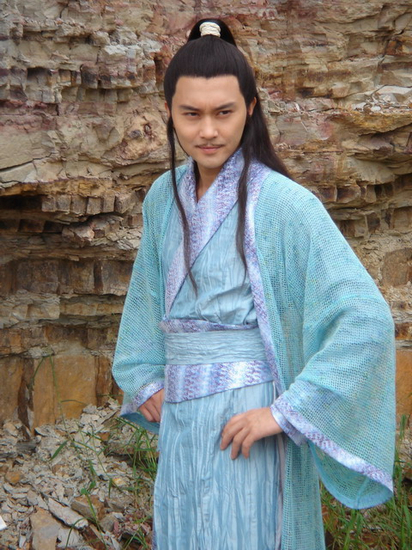 Zhang Zhilin played Lu Xiaofeng, who laughed that his four eyebrows were modeled after Bai Ruide in "Gone With the Wind".